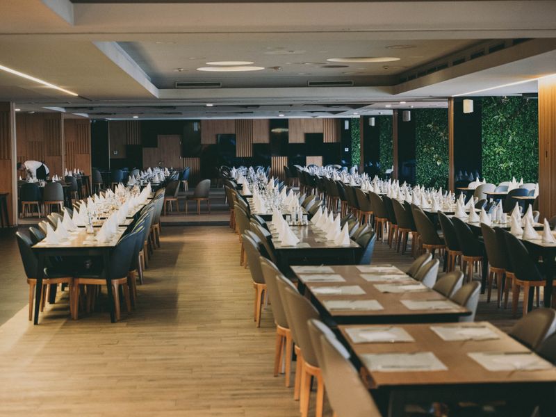 Wnętrze restauracji Lenno Uroczysko